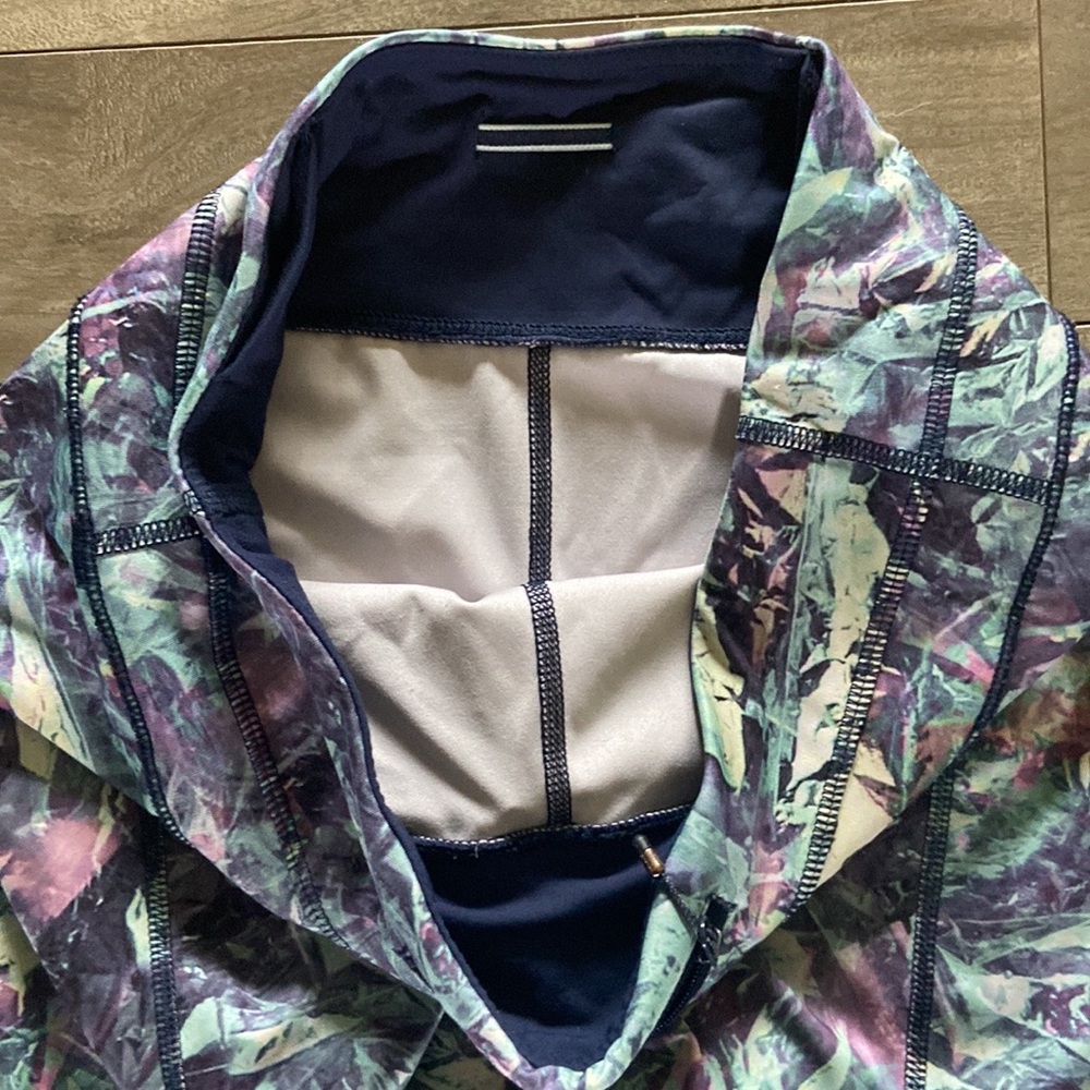 Lululemon Run: Inspire Crop II  Full-On Luxtreme Iridescent Multi Legging - Picture 7 of 10